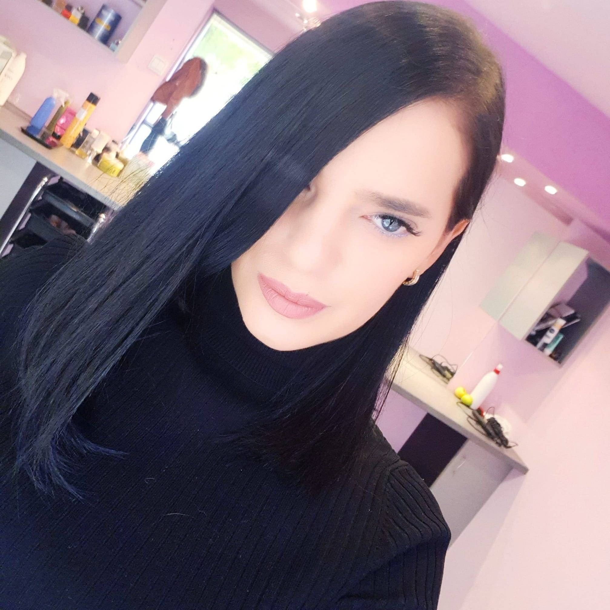 Jeune fille belge très coquine